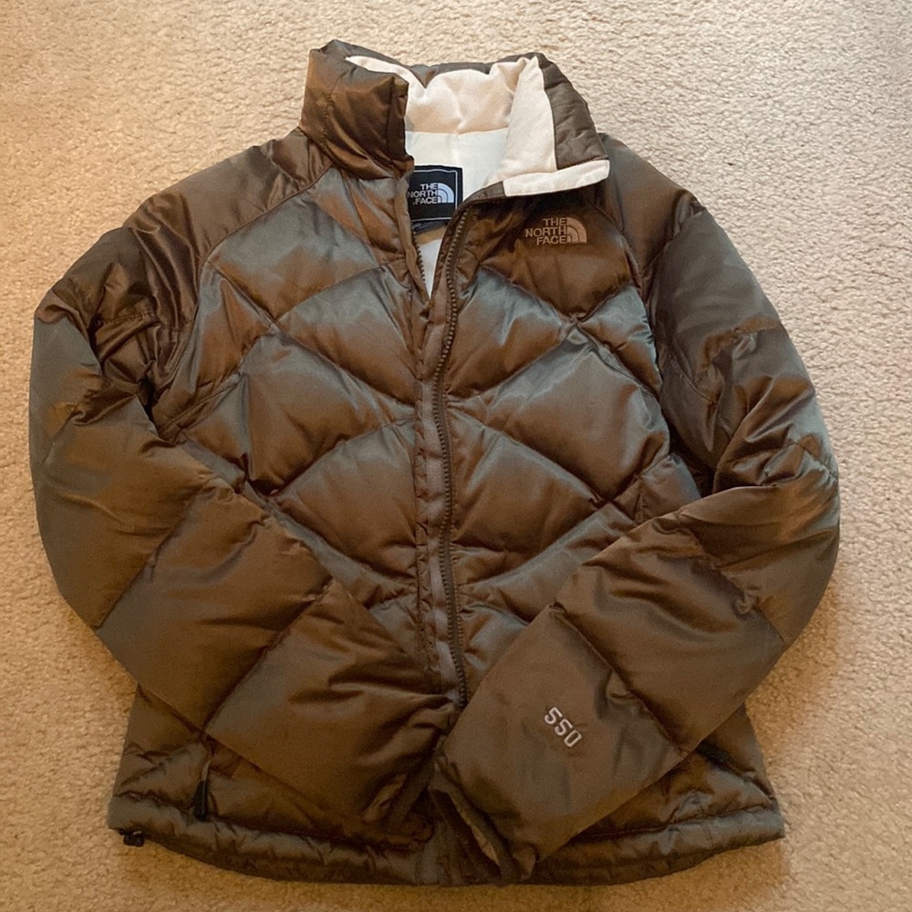 North Face awesome winter coat. Warm, cool color. Great condition!